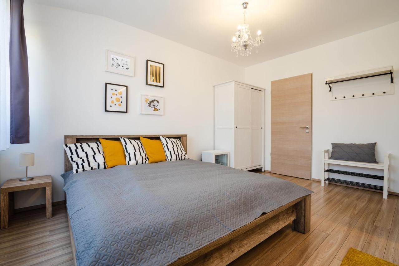 Guba Vendeghaz Bed & Breakfast Gyorujbarat Bagian luar foto