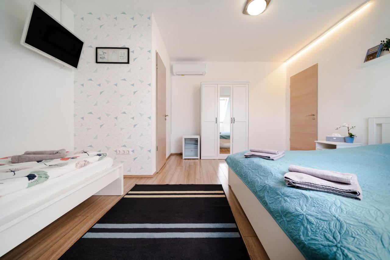 Guba Vendeghaz Bed & Breakfast Gyorujbarat Bagian luar foto