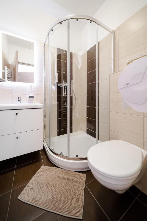 Guba Vendeghaz Bed & Breakfast Gyorujbarat Bagian luar foto