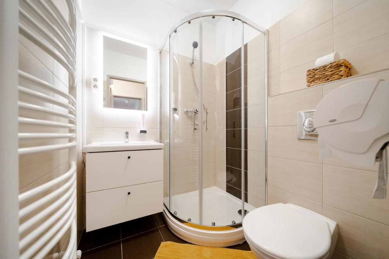 Guba Vendeghaz Bed & Breakfast Gyorujbarat Bagian luar foto